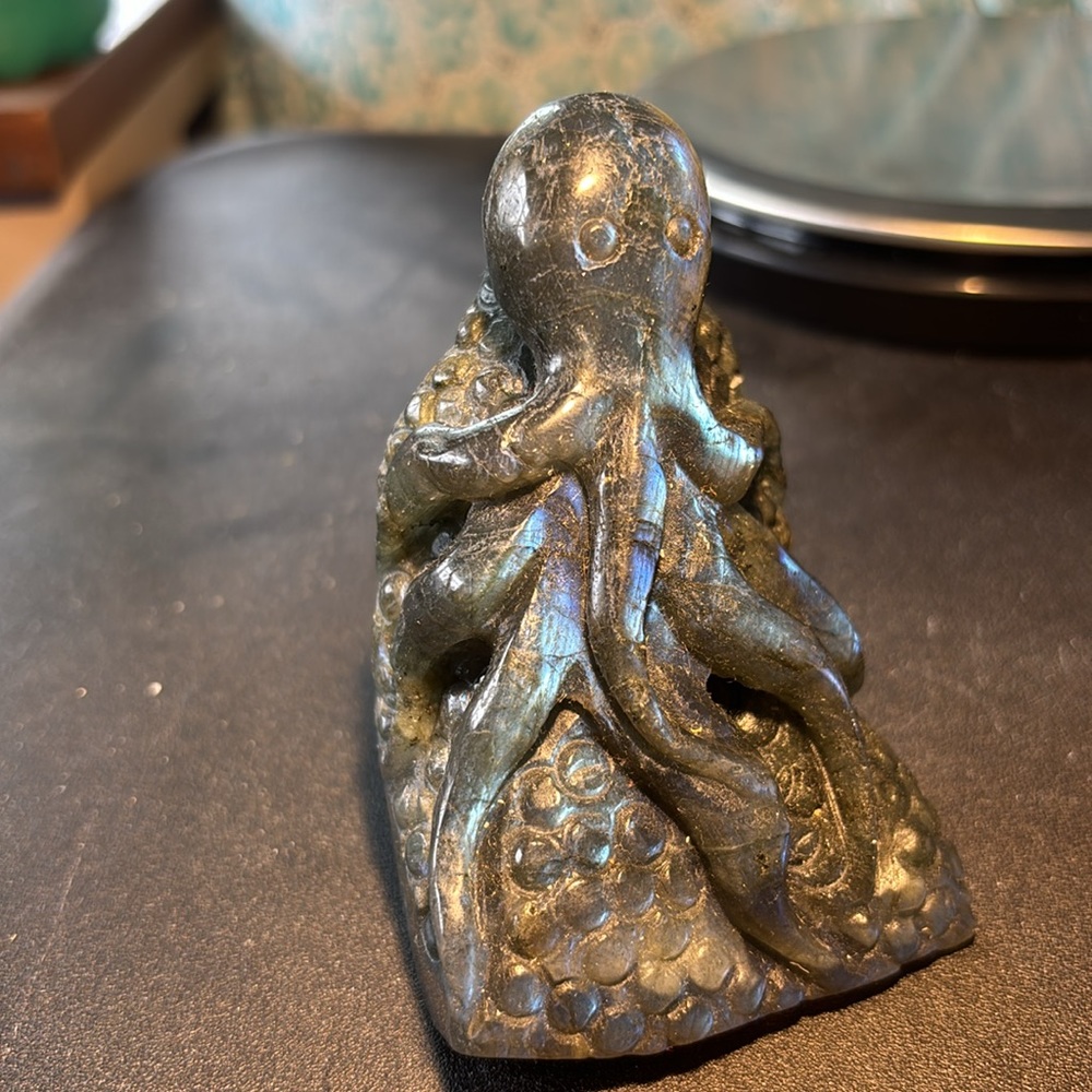 Labradorite Octopus Carving (LABC3) - Picture 5 of 6